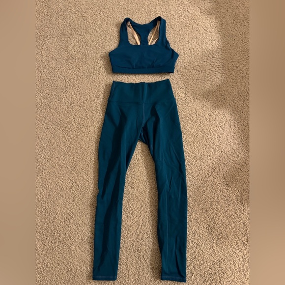 Fabletics Matching Set - Picture 1 of 3